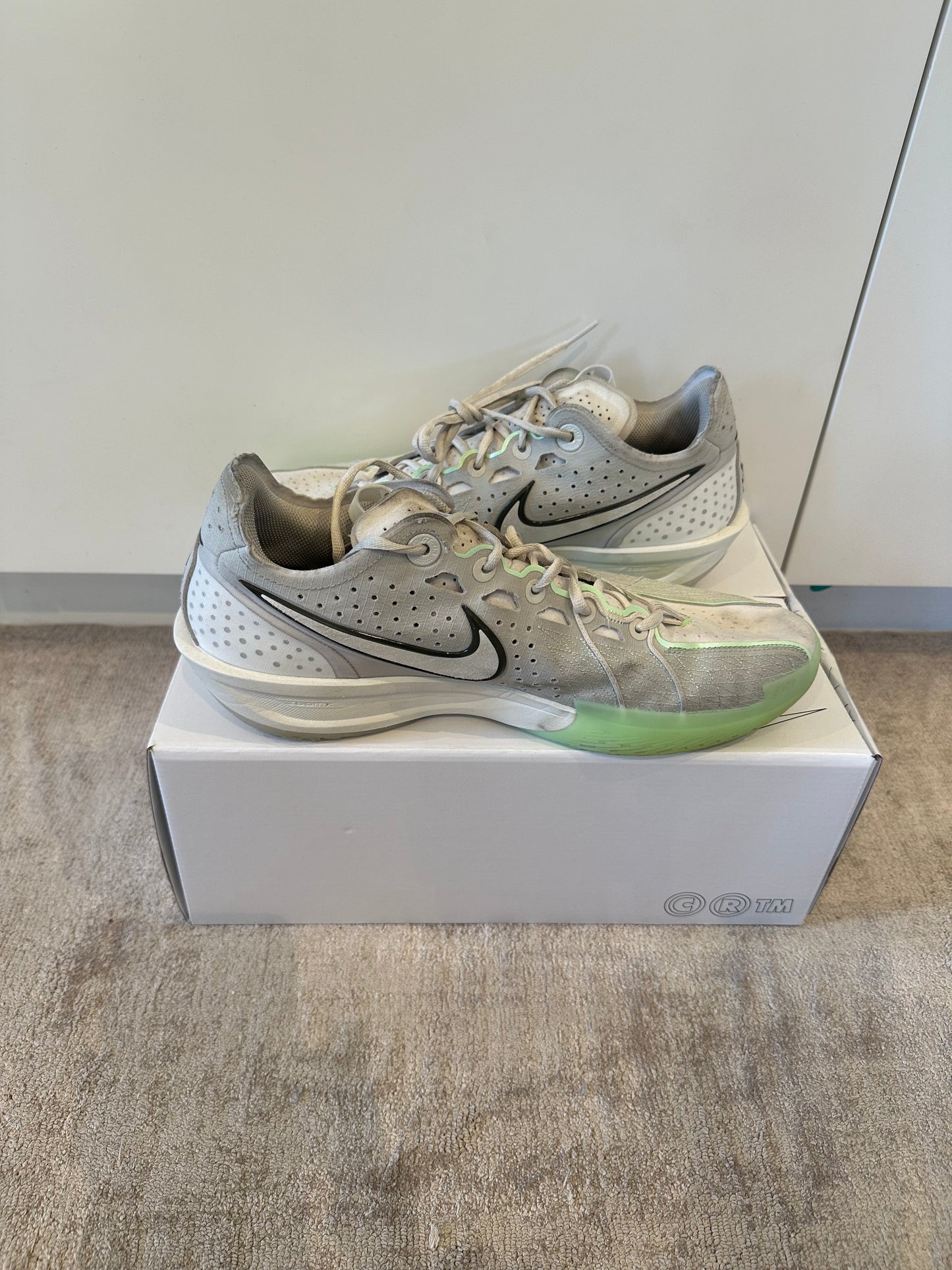 Gt cut 3 condition 8/10 SIZE US12