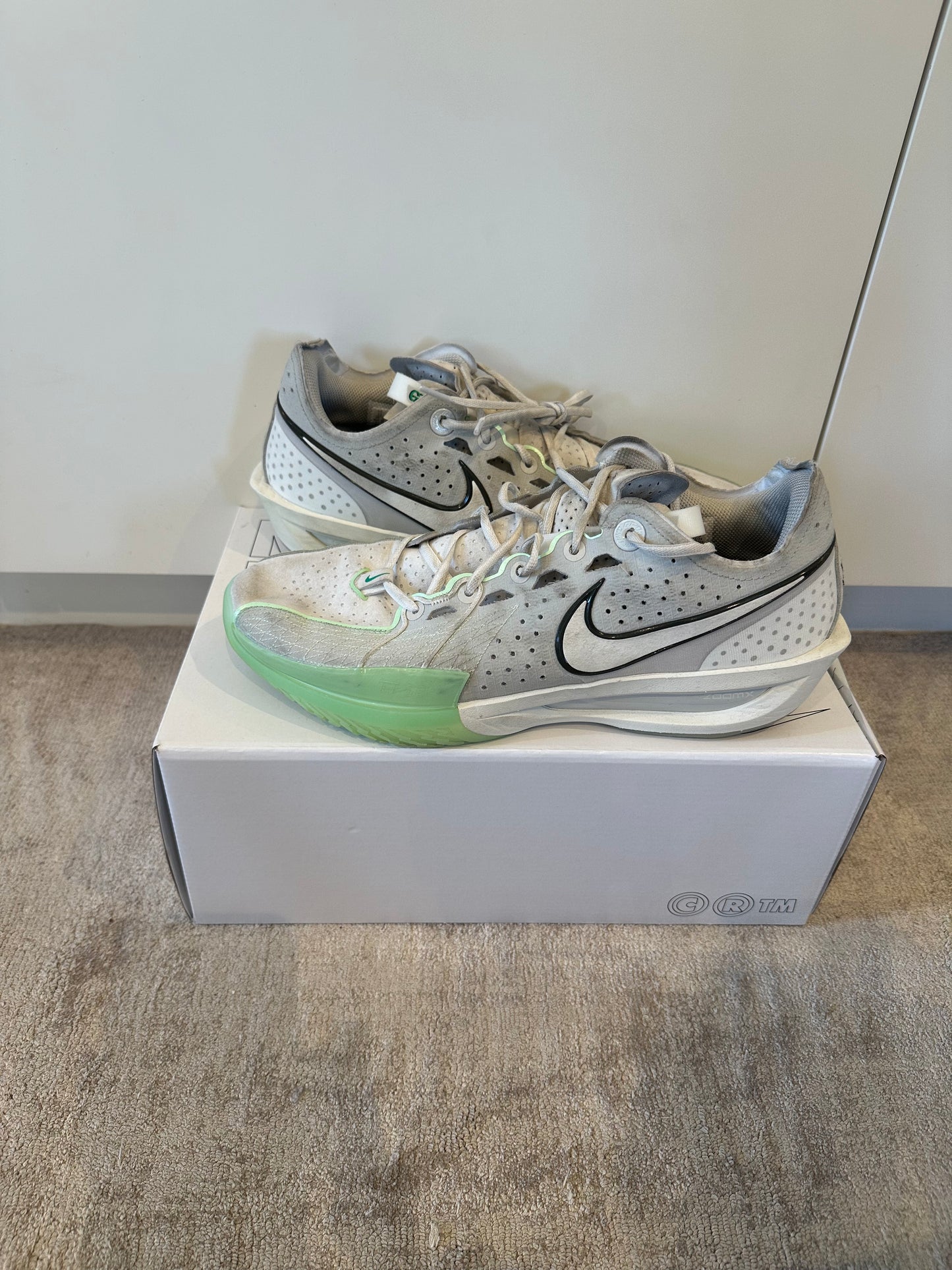 Gt cut 3 condition 8/10 SIZE US12