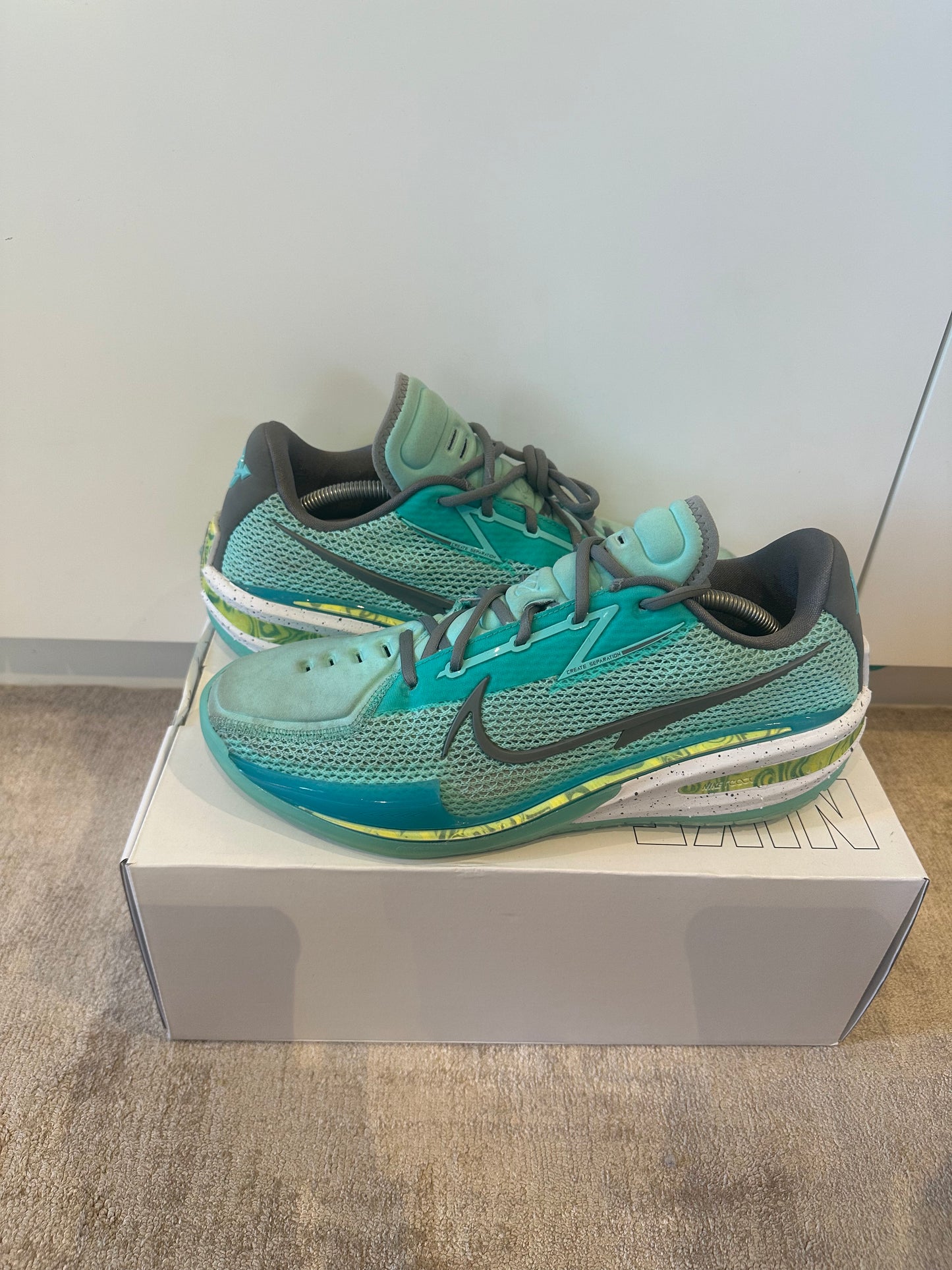 GT CUT 1 "SABRINA" condition 9/10 SIZE US12 no box