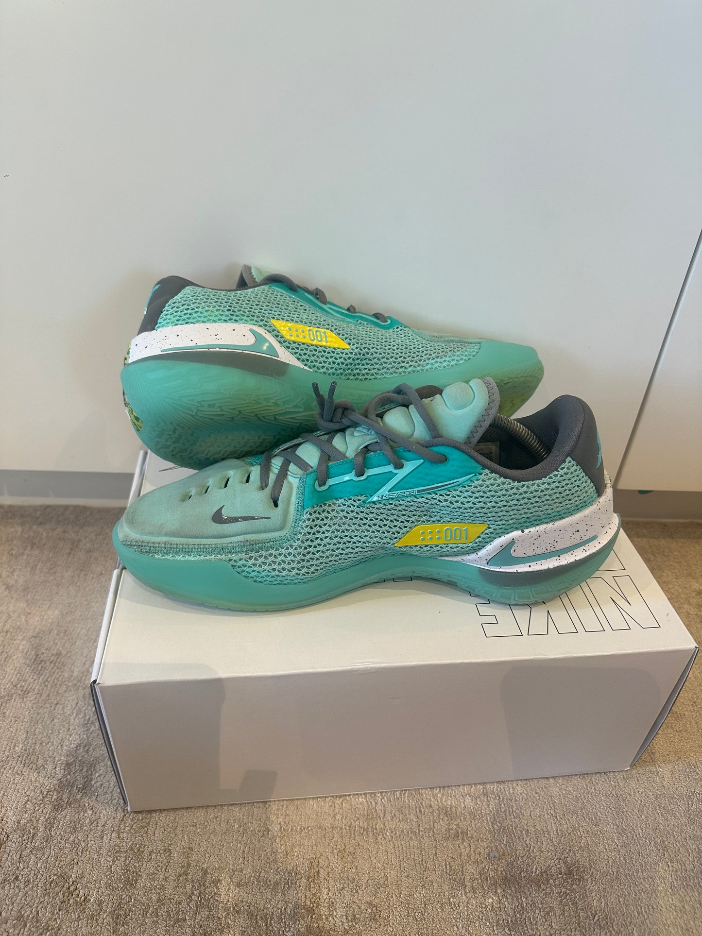 GT CUT 1 "SABRINA" condition 9/10 SIZE US12 no box