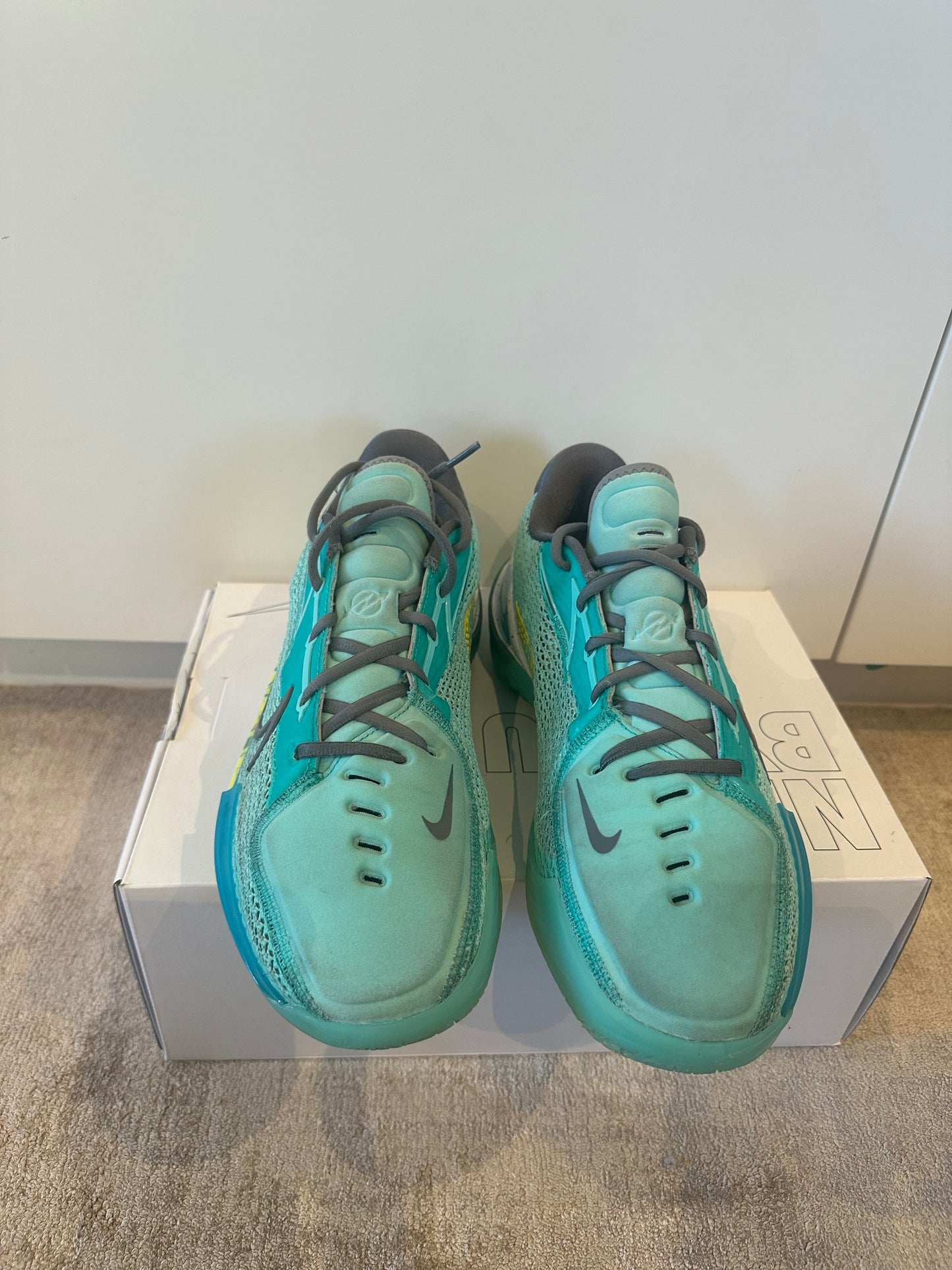 GT CUT 1 "SABRINA" condition 9/10 SIZE US12 no box