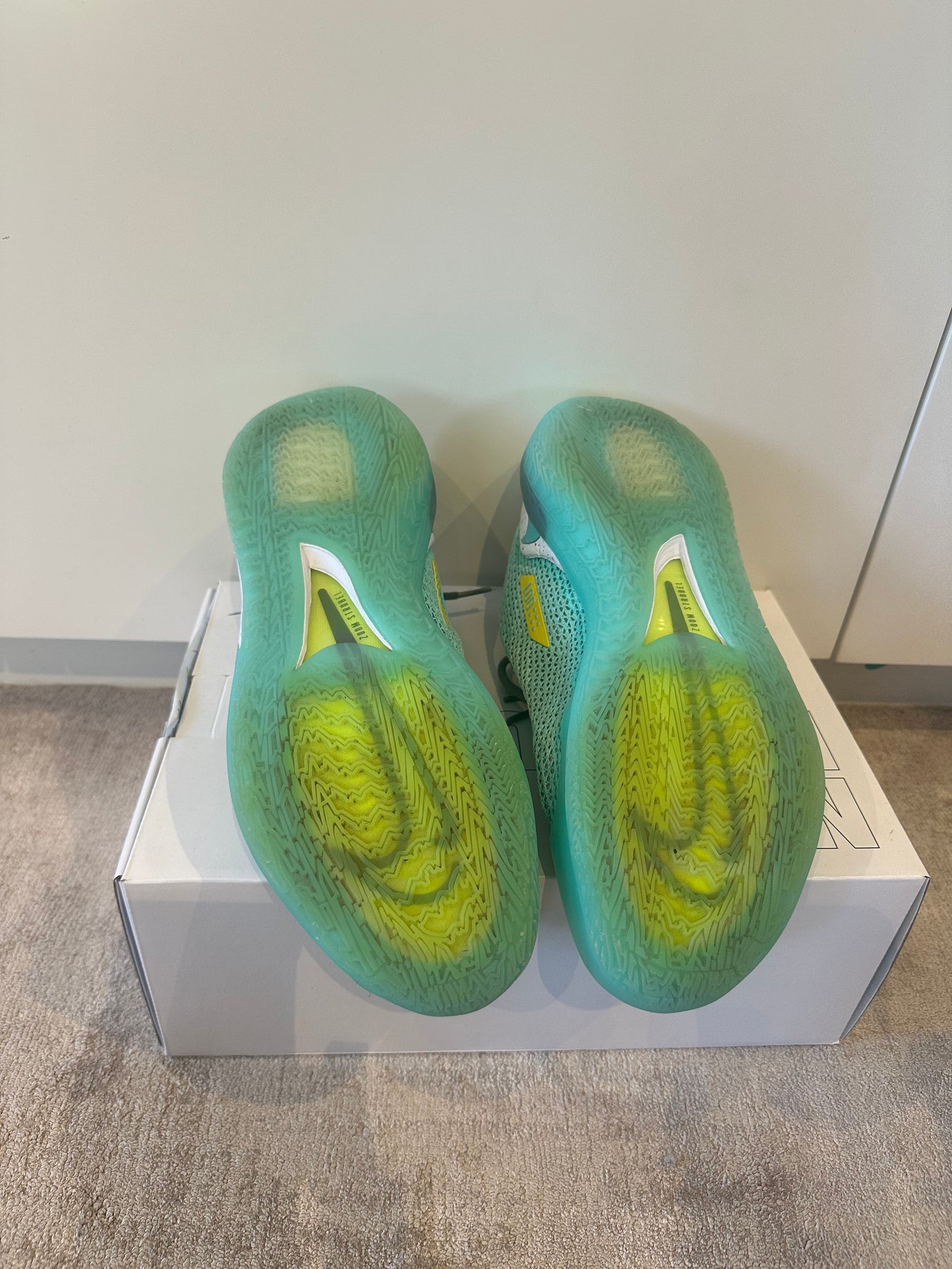 GT CUT 1 "SABRINA" condition 9/10 SIZE US12 no box