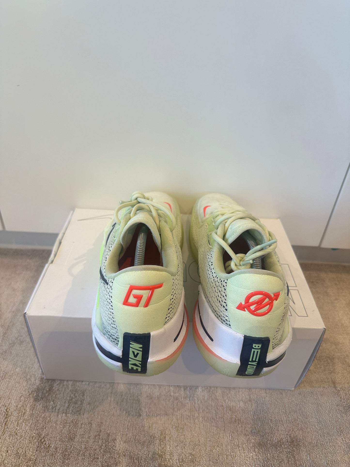 GT CUT 1 LIME CONDITION 9.5/10 SIZE US12